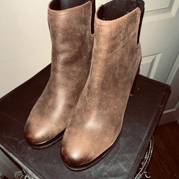 Sorrel Blake Chelsea Ankle Boots - Picture 8 of 8